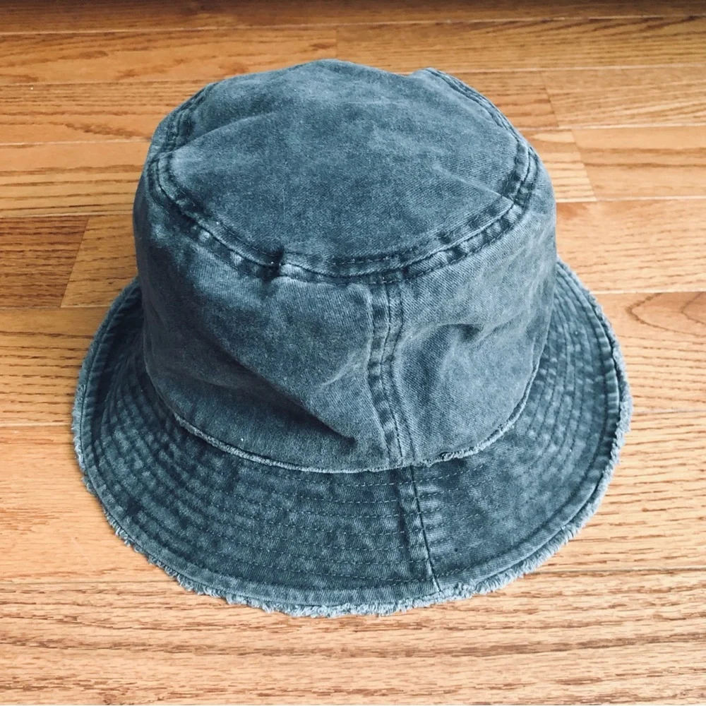 David and Young Charcoal Denim Bucket Hat Colorful Butterfly Girl’s O/S NWT